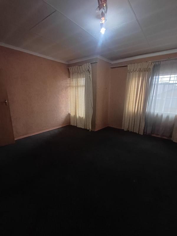 5 Bedroom Property for Sale in Actonville Gauteng