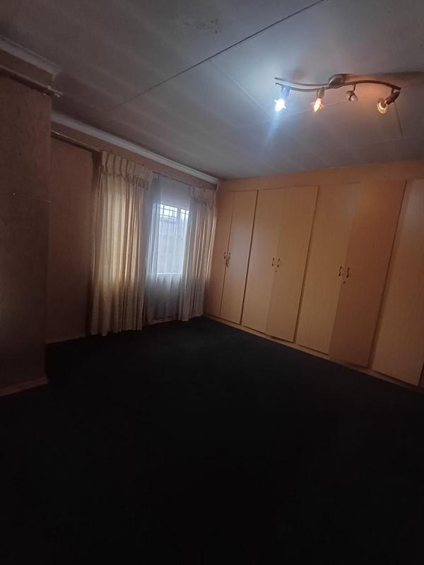 5 Bedroom Property for Sale in Actonville Gauteng