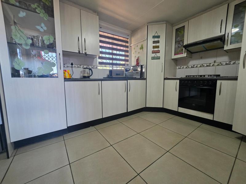 3 Bedroom Property for Sale in Albertsdal Gauteng