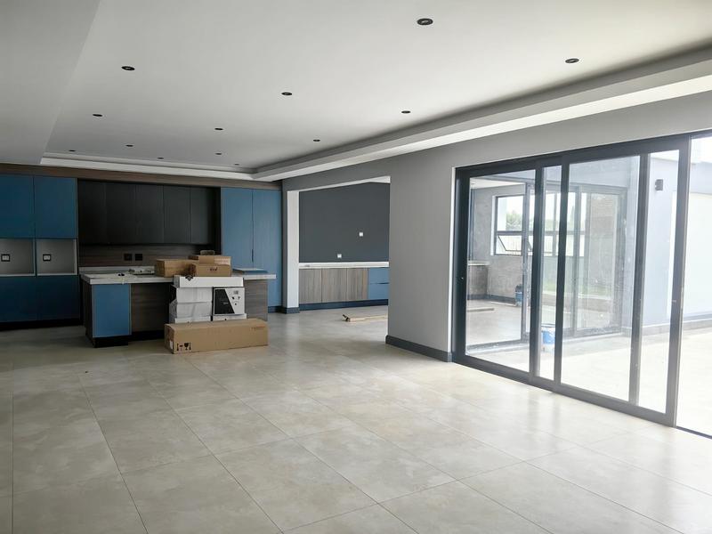 5 Bedroom Property for Sale in Midstream Heights Gauteng