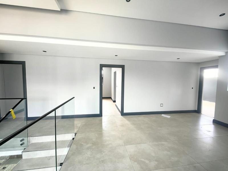 5 Bedroom Property for Sale in Midstream Heights Gauteng
