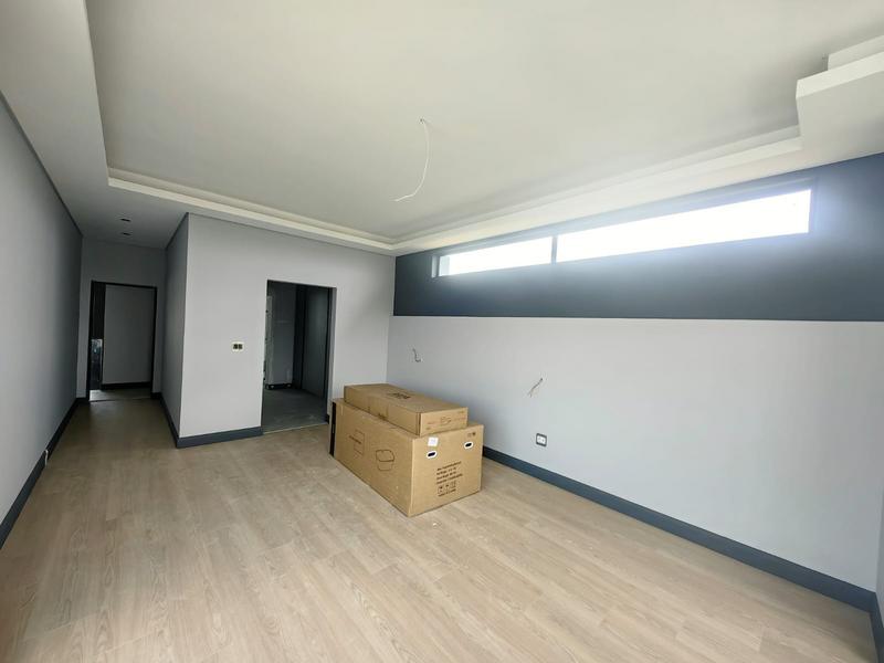 5 Bedroom Property for Sale in Midstream Heights Gauteng