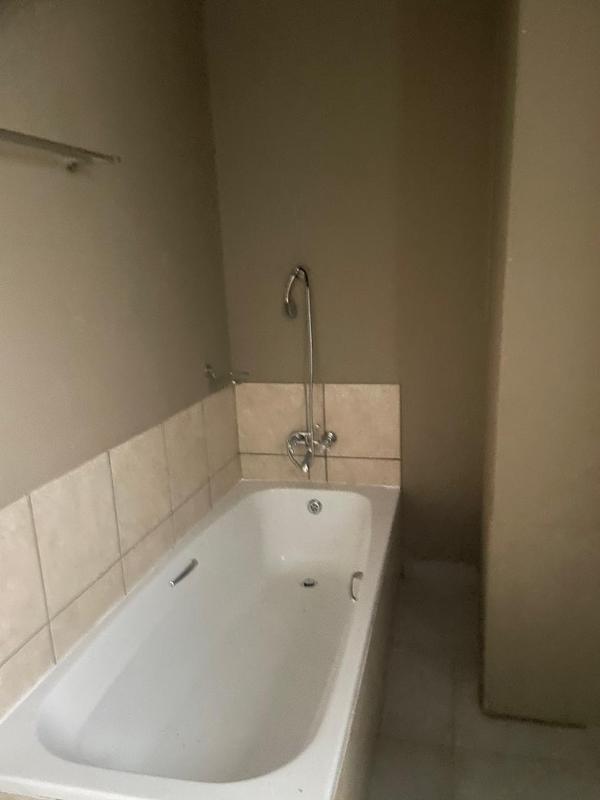 2 Bedroom Property for Sale in Honeydew Gauteng