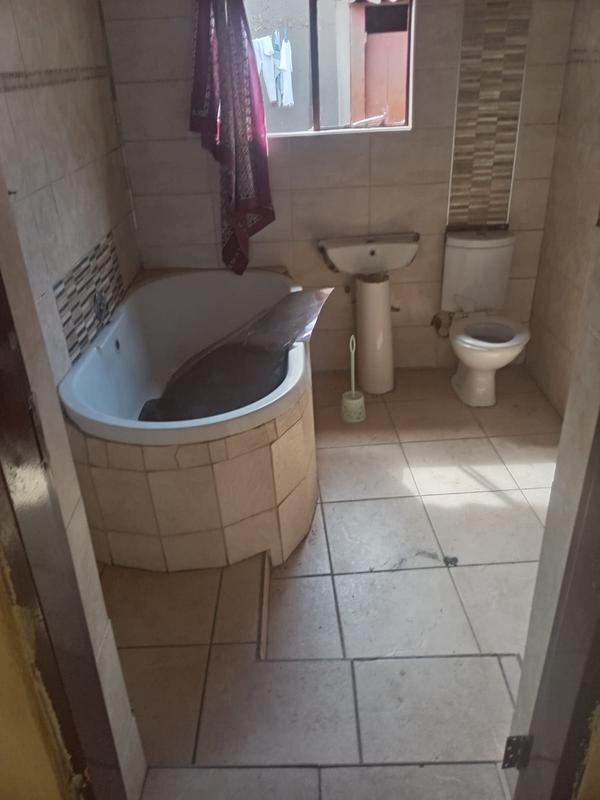 2 Bedroom Property for Sale in Dobsonville Gauteng