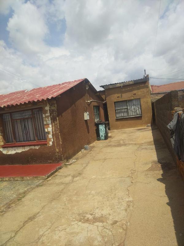 2 Bedroom Property for Sale in Naledi Gauteng