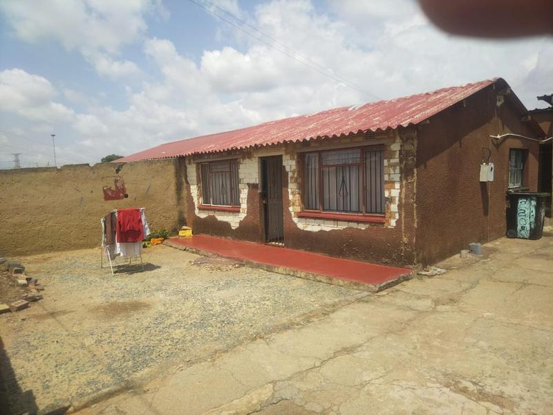 2 Bedroom Property for Sale in Naledi Gauteng