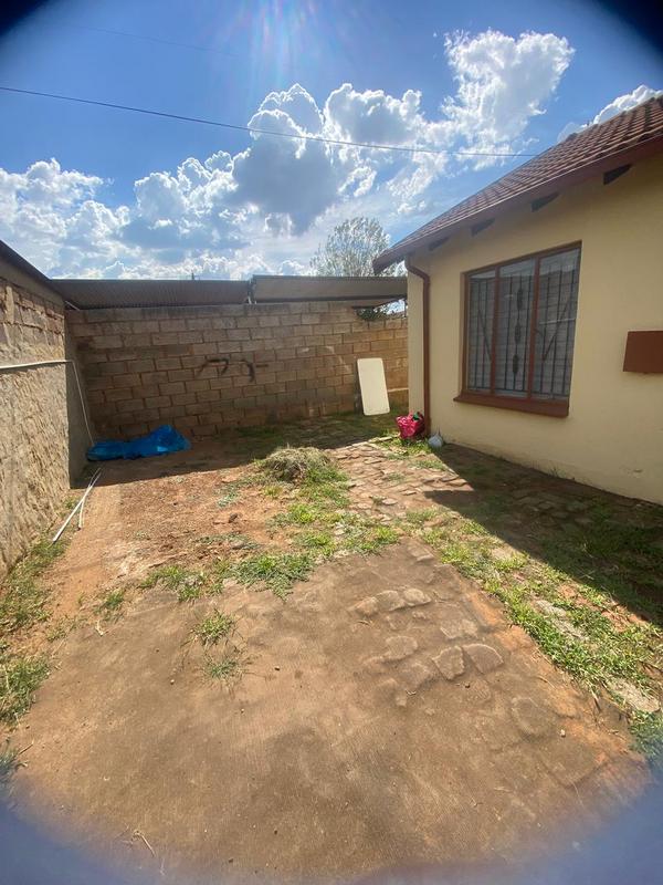 2 Bedroom Property for Sale in Protea Glen Gauteng