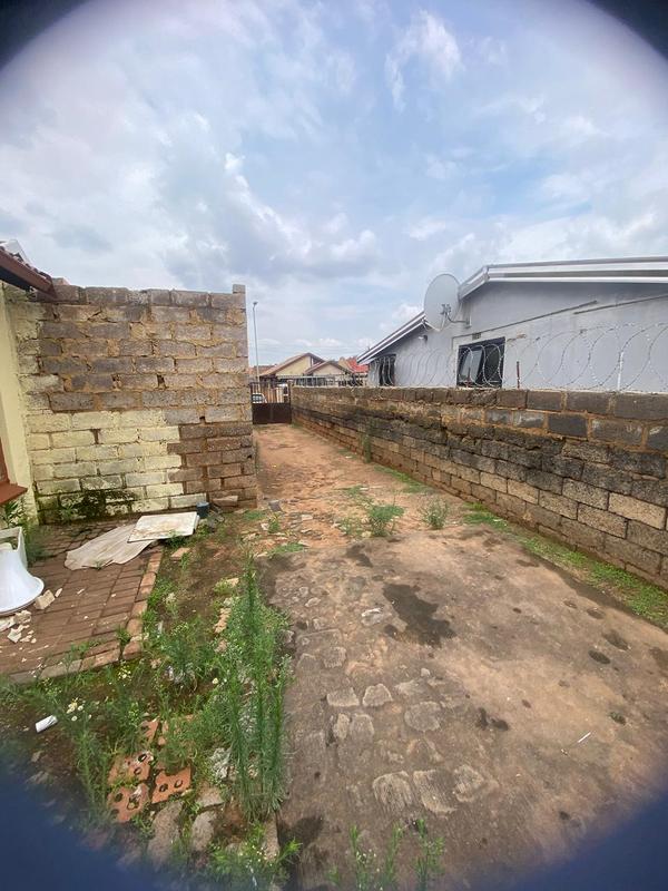 2 Bedroom Property for Sale in Protea Glen Gauteng