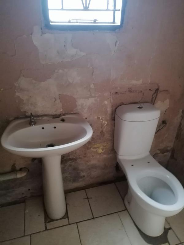 1 Bedroom Property for Sale in Braamfischerville Gauteng
