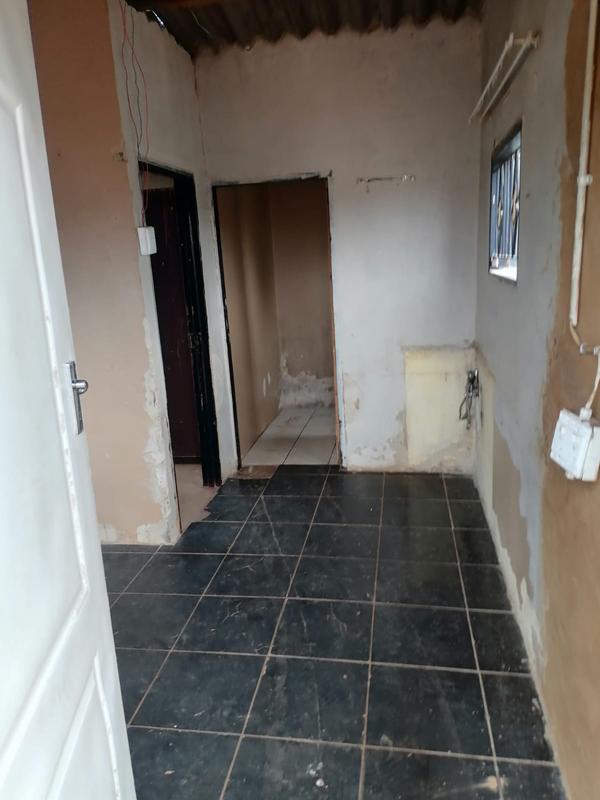 1 Bedroom Property for Sale in Braamfischerville Gauteng