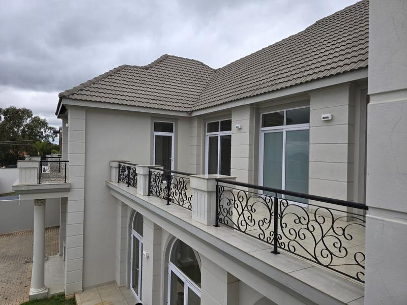 5 Bedroom Property for Sale in Waterkloof Heights Gauteng