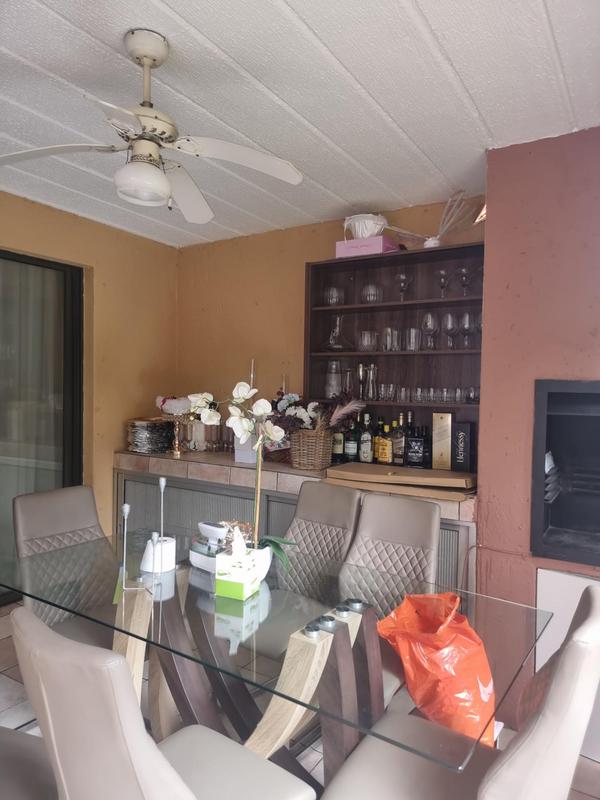 2 Bedroom Property for Sale in Bedfordview Gauteng