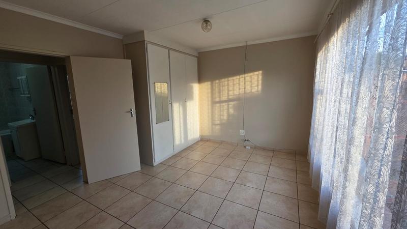 2 Bedroom Property for Sale in Wilro Park Gauteng