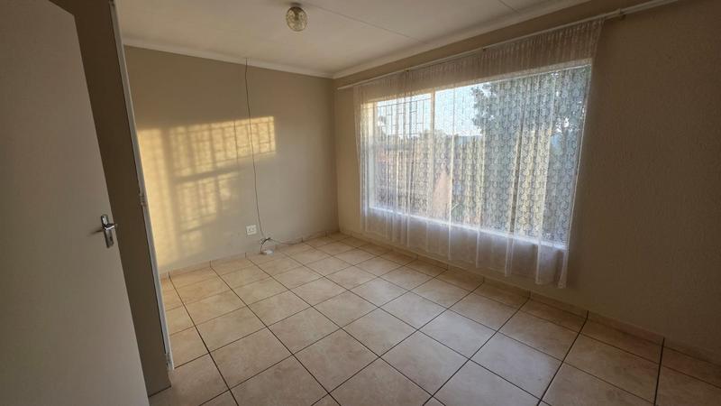 2 Bedroom Property for Sale in Wilro Park Gauteng