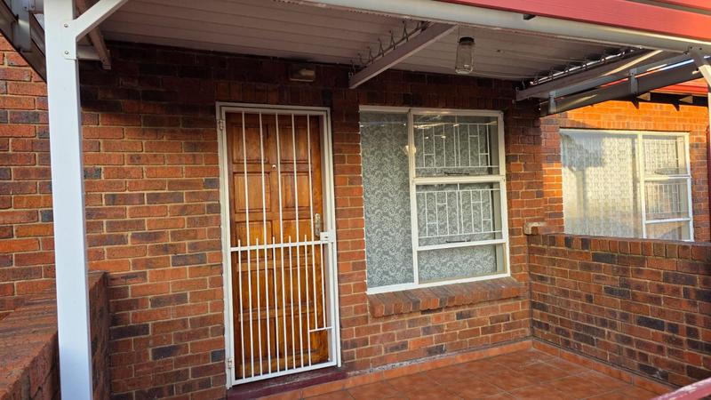 2 Bedroom Property for Sale in Wilro Park Gauteng