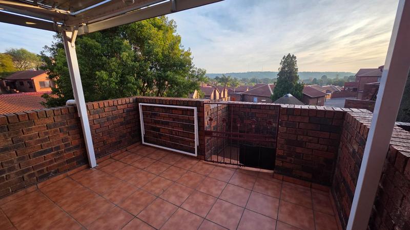 2 Bedroom Property for Sale in Wilro Park Gauteng