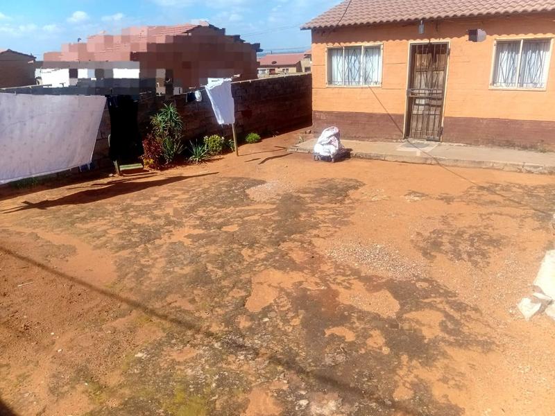2 Bedroom Property for Sale in Mohlakeng Gauteng