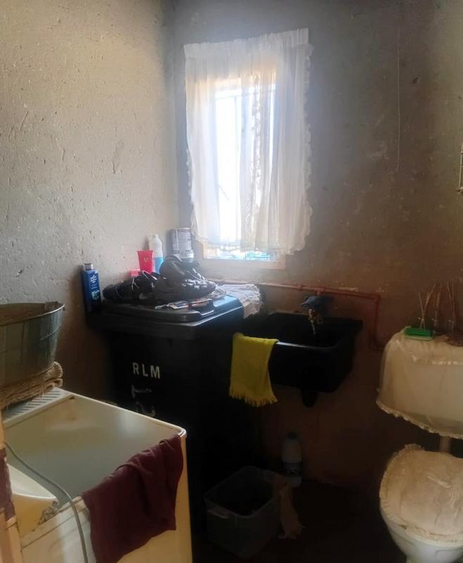 2 Bedroom Property for Sale in Mohlakeng Gauteng