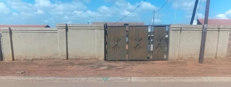 2 Bedroom Property for Sale in Mohlakeng Gauteng