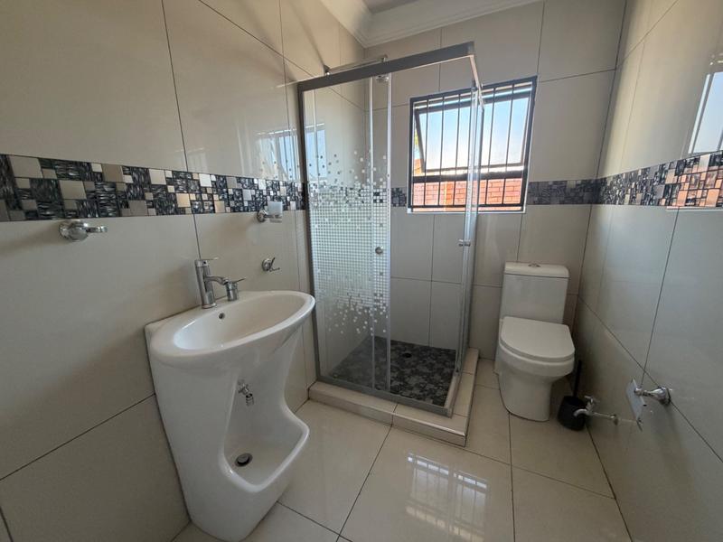 To Let 2 Bedroom Property for Rent in Erasmia Gauteng