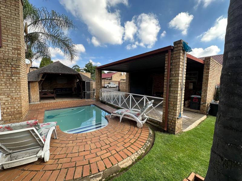 2 Bedroom Property for Sale in Albemarle Gauteng