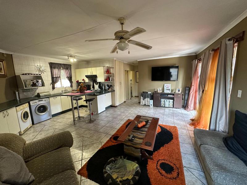 2 Bedroom Property for Sale in Albemarle Gauteng