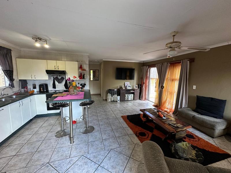 2 Bedroom Property for Sale in Albemarle Gauteng