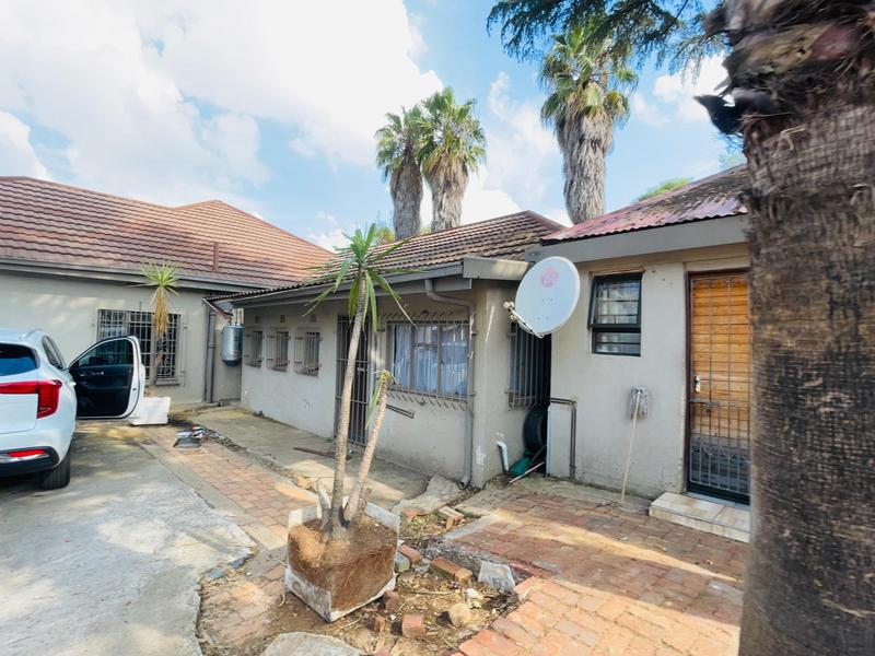 7 Bedroom Property for Sale in Primrose Gauteng