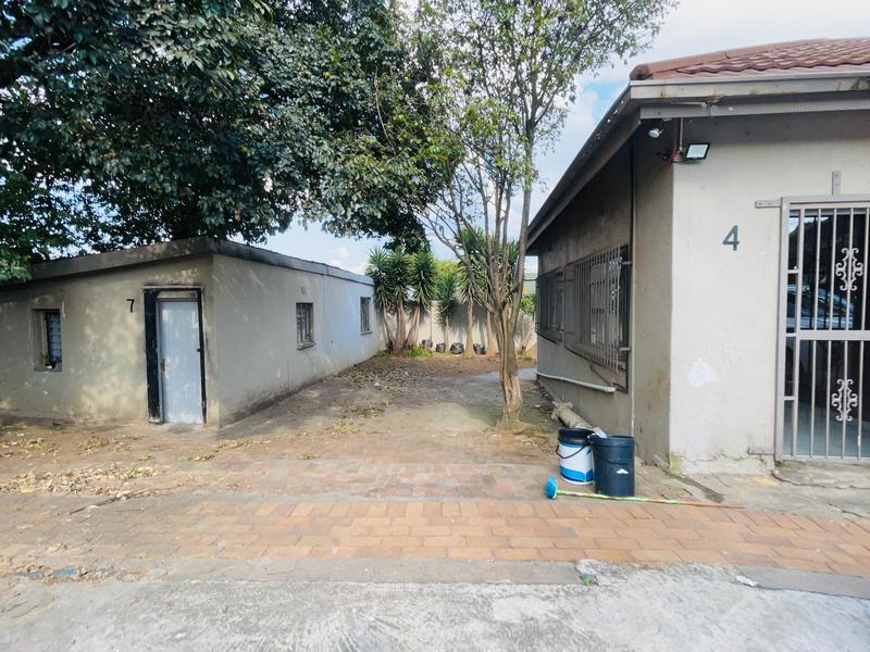 7 Bedroom Property for Sale in Primrose Gauteng