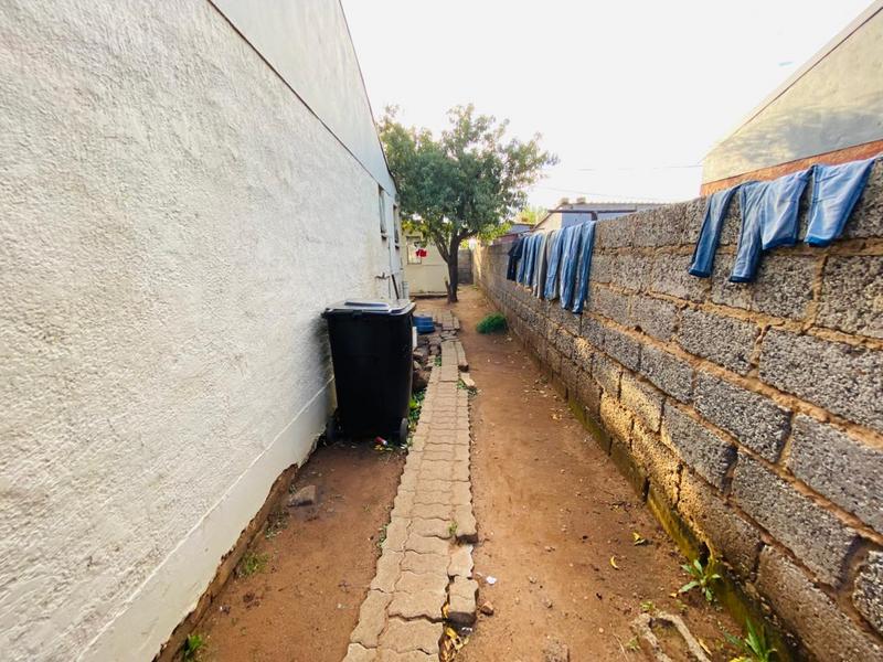 2 Bedroom Property for Sale in Katlehong South Gauteng