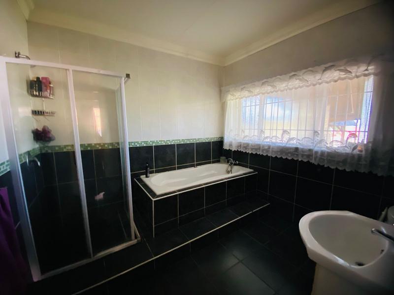 4 Bedroom Property for Sale in South Hills Gauteng