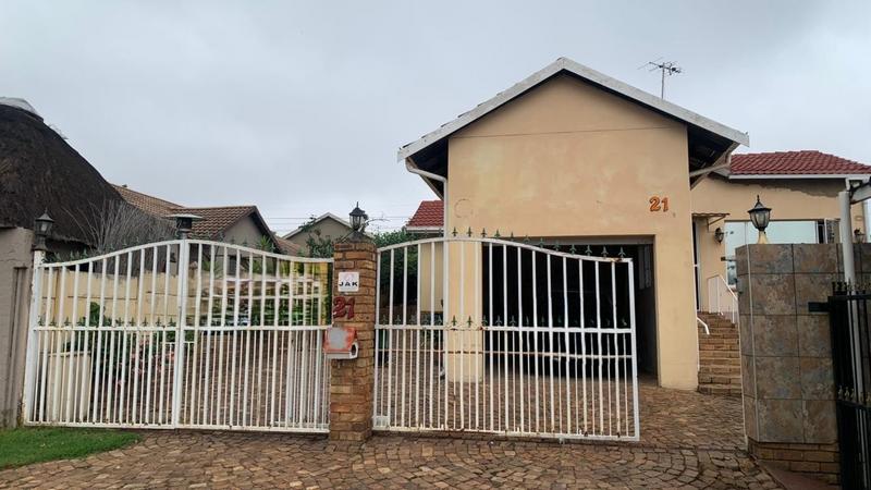 3 Bedroom Property for Sale in South Hills Gauteng