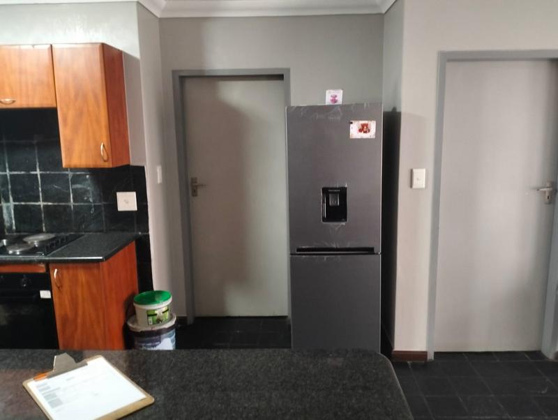 To Let 1 Bedroom Property for Rent in Erand Gardens Gauteng