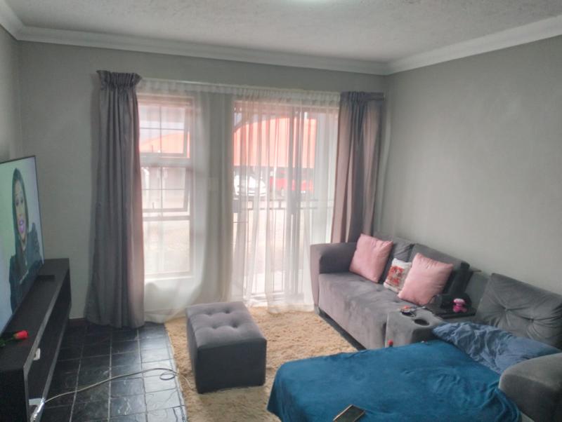 To Let 1 Bedroom Property for Rent in Erand Gardens Gauteng