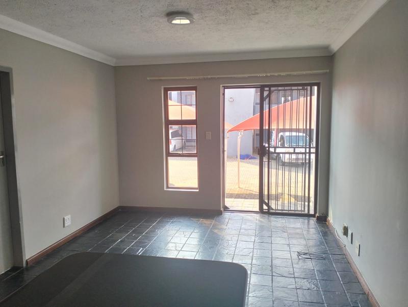 1 Bedroom Property for Sale in Erand Gardens Gauteng