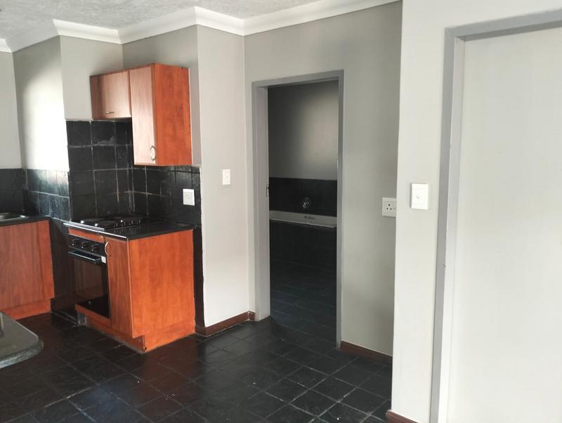 1 Bedroom Property for Sale in Erand Gardens Gauteng
