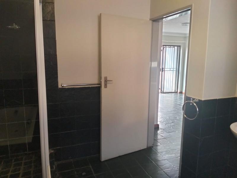 1 Bedroom Property for Sale in Erand Gardens Gauteng