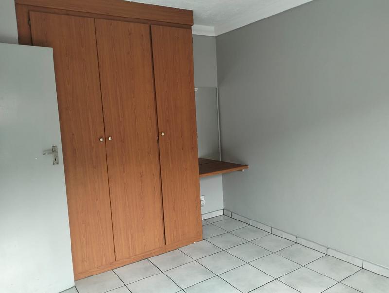 1 Bedroom Property for Sale in Erand Gardens Gauteng