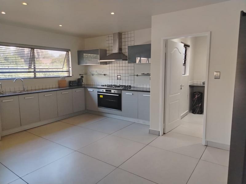 To Let 4 Bedroom Property for Rent in Sandown Gauteng