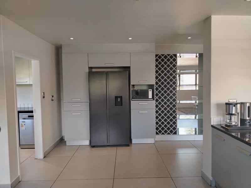 To Let 4 Bedroom Property for Rent in Sandown Gauteng