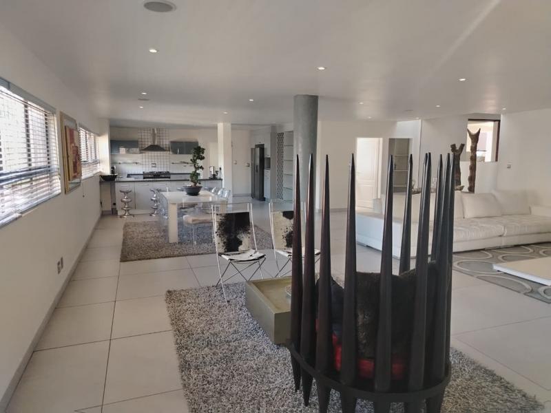 To Let 4 Bedroom Property for Rent in Sandown Gauteng