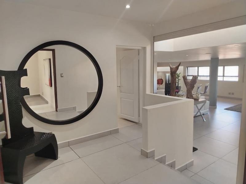 To Let 4 Bedroom Property for Rent in Sandown Gauteng