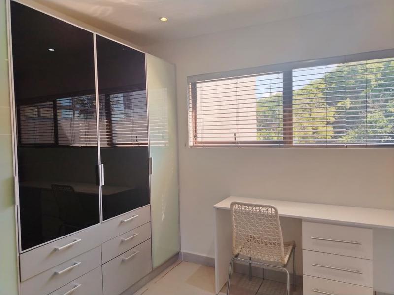 To Let 4 Bedroom Property for Rent in Sandown Gauteng