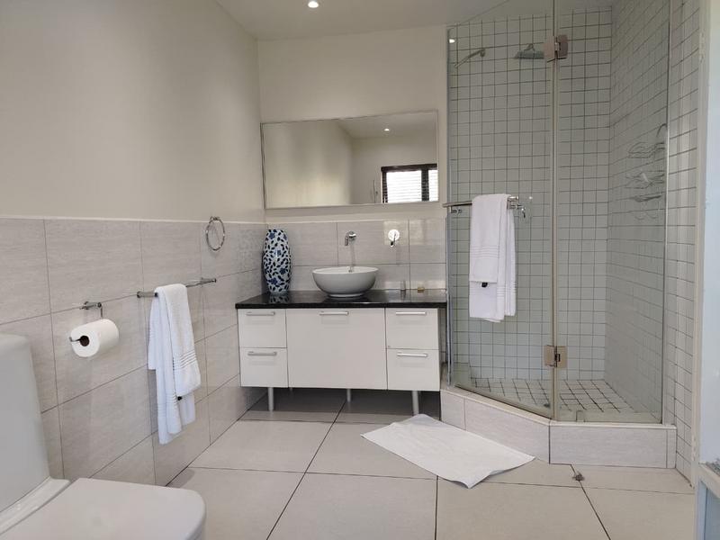 To Let 4 Bedroom Property for Rent in Sandown Gauteng