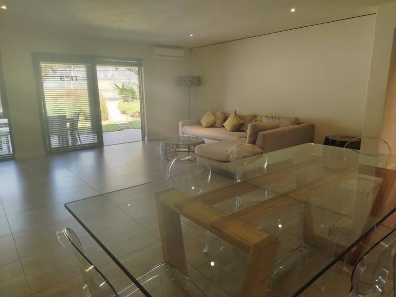 To Let 2 Bedroom Property for Rent in Sandown Gauteng