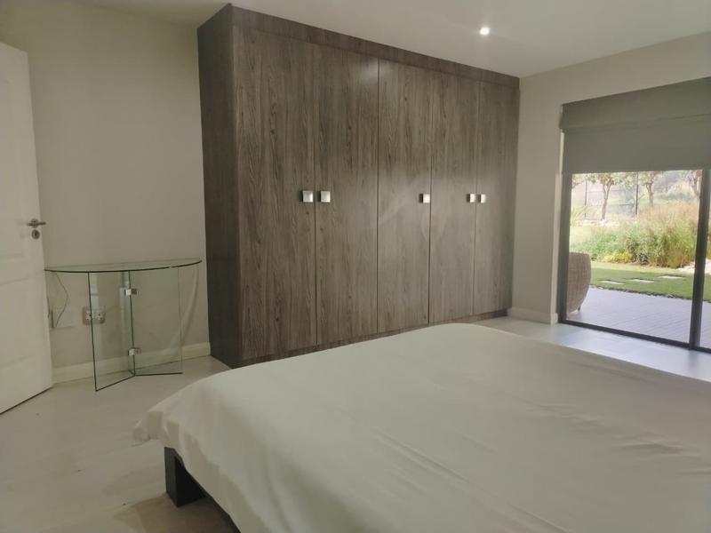 To Let 2 Bedroom Property for Rent in Sandown Gauteng