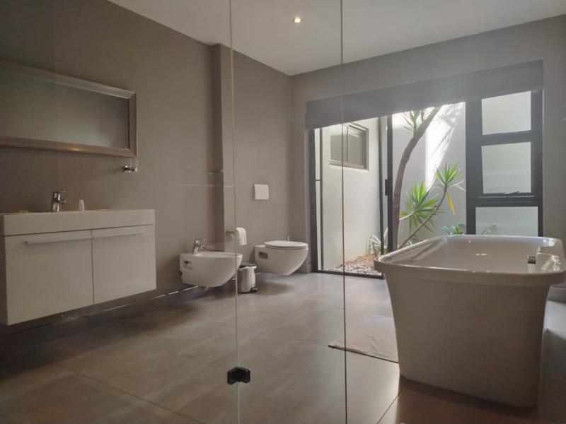 To Let 2 Bedroom Property for Rent in Sandown Gauteng