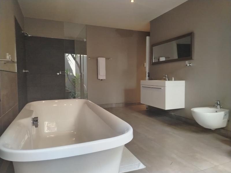 To Let 2 Bedroom Property for Rent in Sandown Gauteng