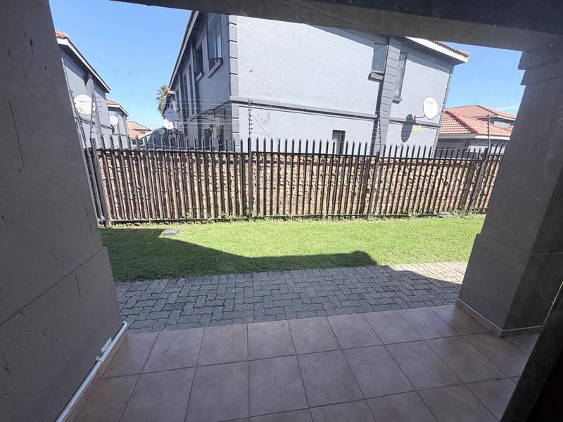 To Let 1 Bedroom Property for Rent in Helderwyk Gauteng