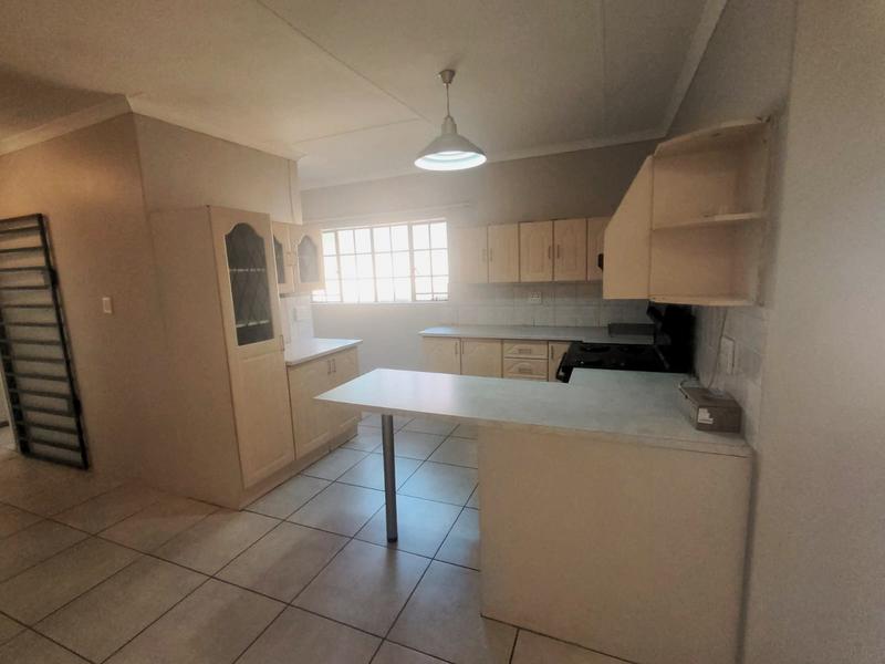 To Let 3 Bedroom Property for Rent in Zwartkop Gauteng